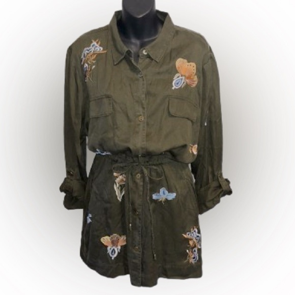Chicoโs Playful Embroidered Anorak 3/4 sleeve ambered olive jacket NWT size 3